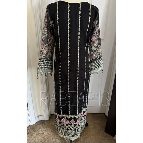 Afrozeh Indian / Pakistani Luxury Wedding Wear - Picture 12 of 16